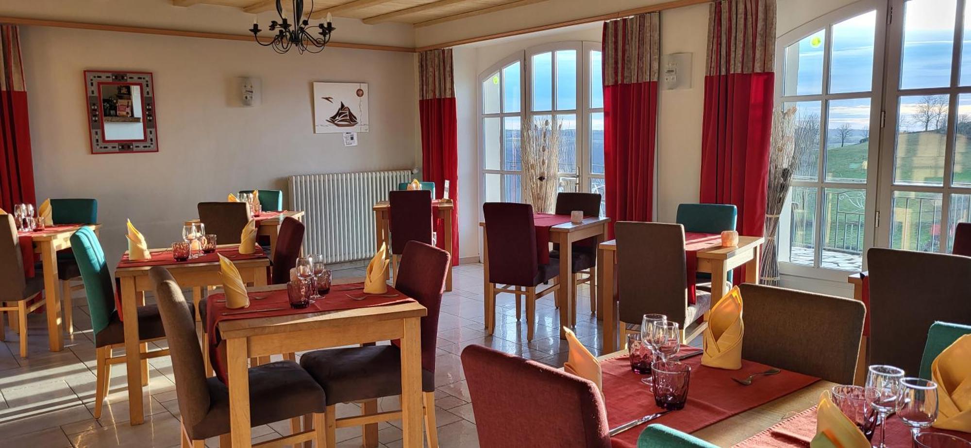 Logis Hotel Restaurant & Spa Les Remparts Salers Eksteriør billede