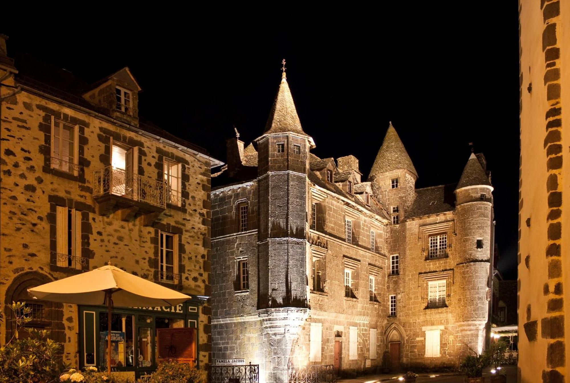 Logis Hotel Restaurant & Spa Les Remparts Salers Eksteriør billede