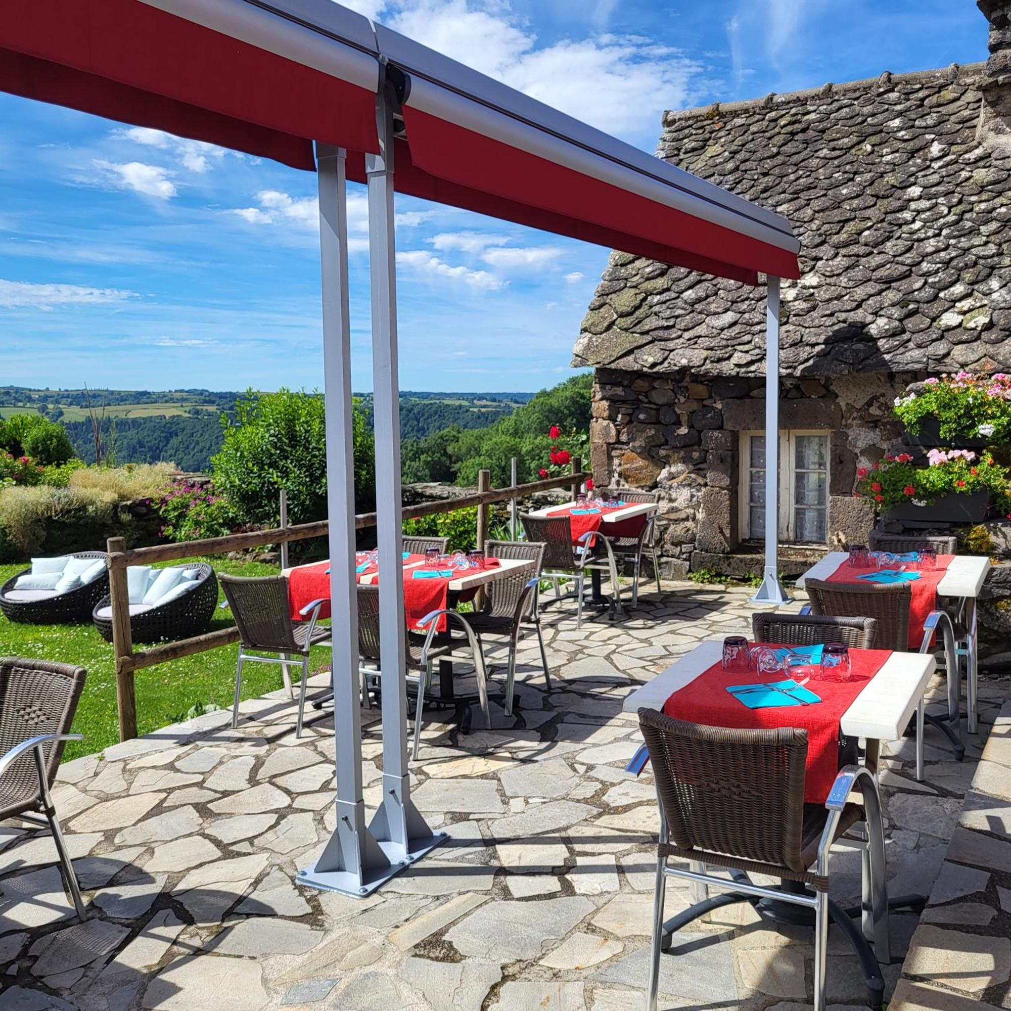 Logis Hotel Restaurant & Spa Les Remparts Salers Eksteriør billede