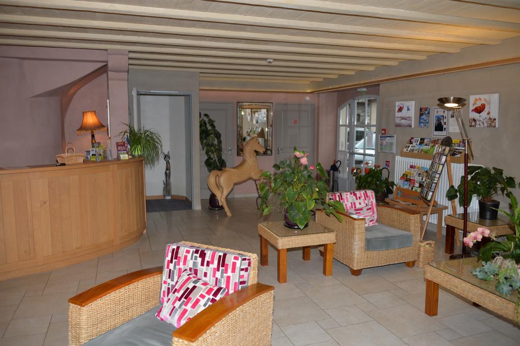 Logis Hotel Restaurant & Spa Les Remparts Salers Eksteriør billede